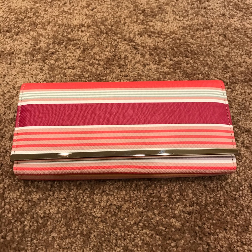 Apt 9 wallet